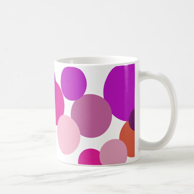 Stora 70-talsprickar i lila kaffemugg (Höger)