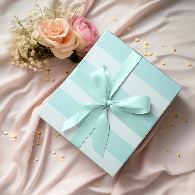 Stora bleka turkos horisontella ränder presentpapper (Large Pale Turquoise Horizontal Stripes Wrapping Paper)