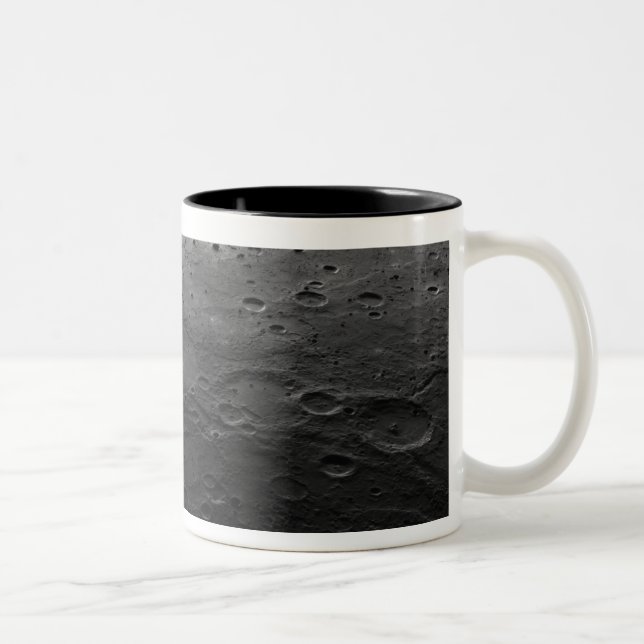 Stora kratrar på planeten Mercury Två-Tonad Mugg (Höger)