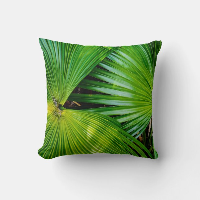 Stora och ljusa löv från tropikernan kudde (Framsida)