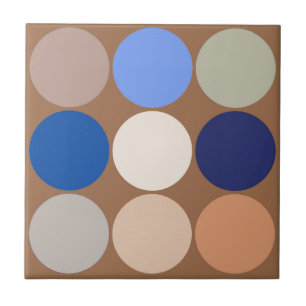Stora punkter, Taupe, Beige och Blue Tile i mitten Kakelplatta