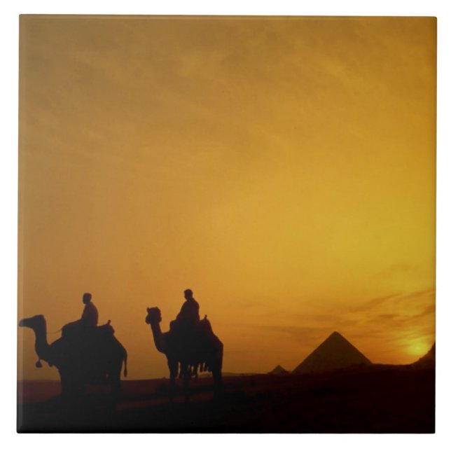 Stora pyramiderna i Giza, Egypten vid solnedgång Kakelplatta (Framsidan)