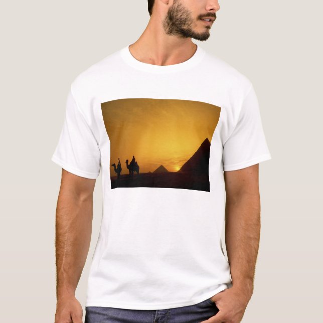 Stora pyramiderna i Giza, Egypten vid solnedgång Tee (Framsida)