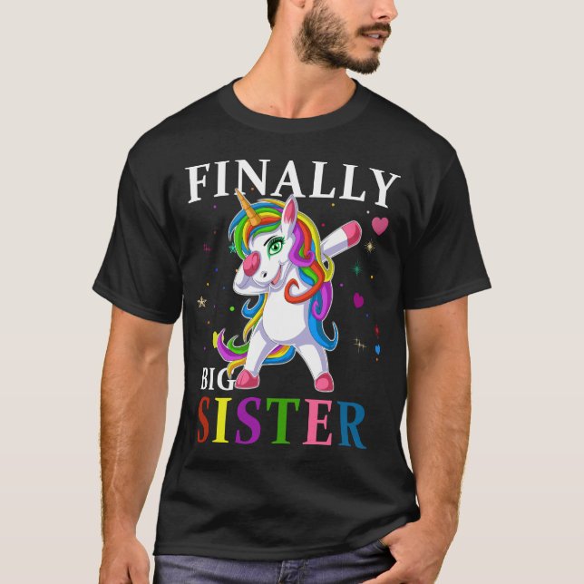 storasyster äntligen unicorn t shirt (Framsida)