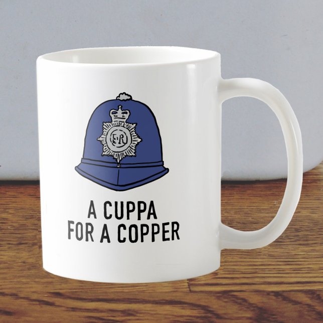Storbritanniens polis med Helmet - Cuppa för en ko Kaffemugg (Skapare uppladdad)