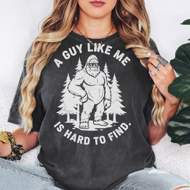 Storfootsgrafisk design med solglasögon t shirt (Skapare uppladdad)