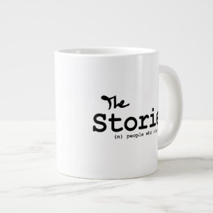 Storier - vit Mugg med Logotypen Black Brev Jumbo Mugg