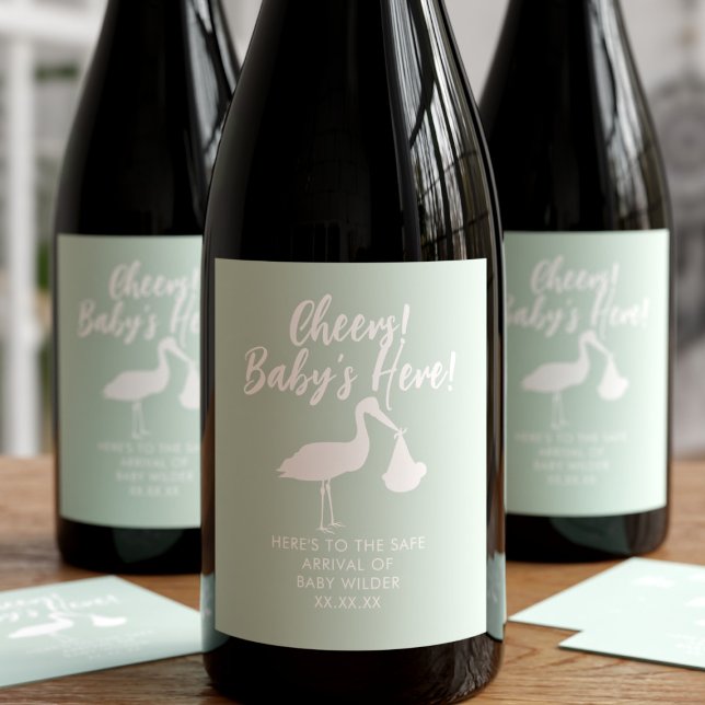 Stork Delivery Cheers Sage Grönt Gender Neutral Vinflaska Etikett (Cheers! Baby is Here! You can customize the text and background color on this wine label to suit)