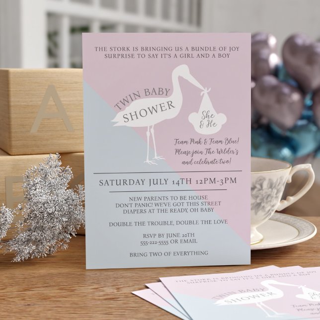 Stork Rosa och Blå Tvilling Bebis Shower Inbjudan (Just add your Twin Baby Shower Details)