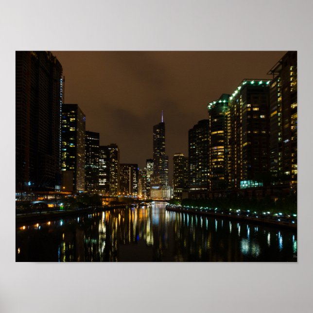 Storm Brewing Over Chicago Poster (Framsidan)
