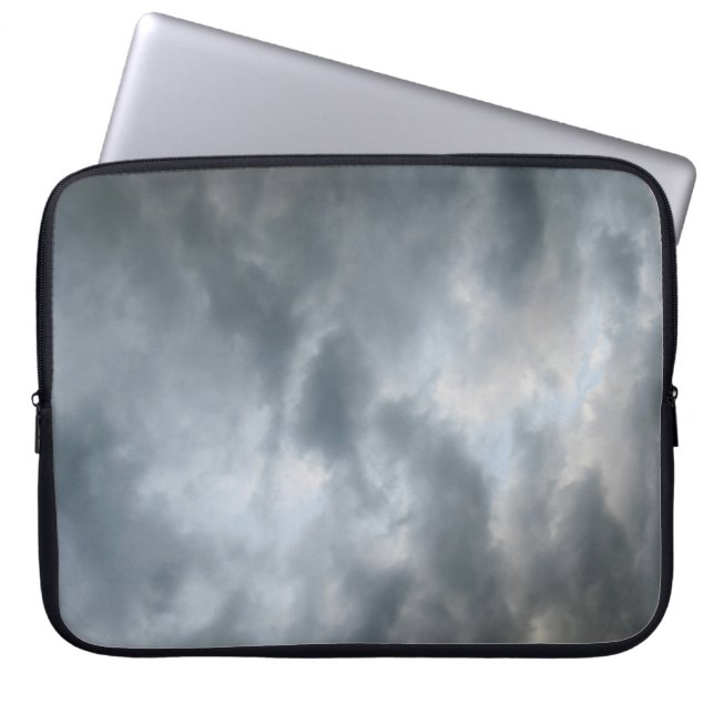 Storm Clouds Breaking Laptop Fodral (Framsidan)