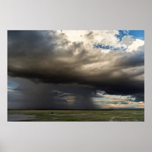 Storm formar över de närliggande fästplatserna poster