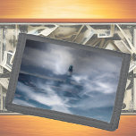 Stormen - Östersjön<br><div class="desc">Den här trifold Wallet har ett foto av en fyr på Östersjön (Warnemünde), dubbla som exponeras och digitalt bearbetas för att skapa denna surrealitet. Foto av Marions Artwork. För hela oceanen älskare! Vackra presenter för honom!</div>