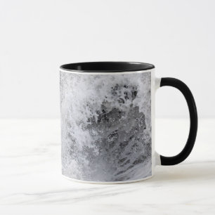 Stormig våg som bryter mugg