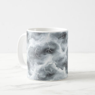 Stormiga grå himlar blixtar kaffemugg