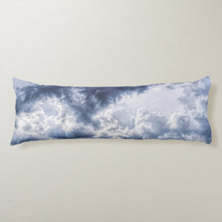 Stormy clouds body-kudde kroppskudde