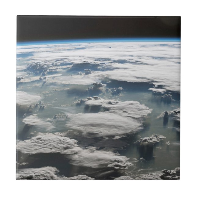 Stormy Himlar ovanför Amazonas Kakelplatta (Framsidan)