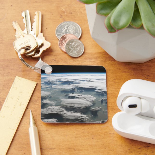 Stormy Himlar ovanför Amazonas Nyckelring (Skrivbord)