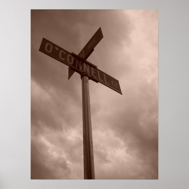 Stormy Himlar vid Oconnell Court Poster (Framsidan)