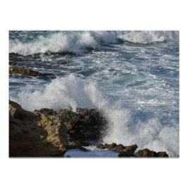 Stormy sea, vågar kraschar på sten perfect poster