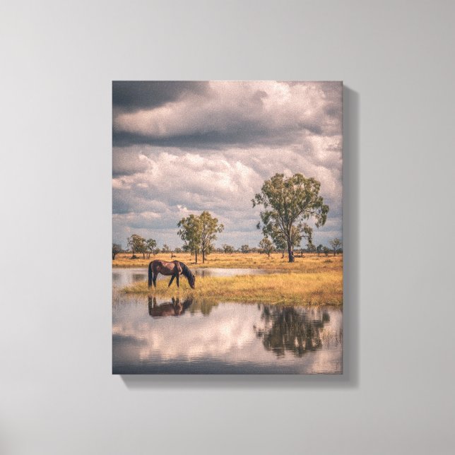 Stormy Sky Horse Pond Reflection Art Canvastryck (Framsida)
