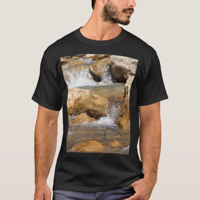 Stormy stream i vår t shirt (Framsida)