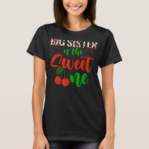 Storsister på den svenska en-familjens tema Cherry T Shirt