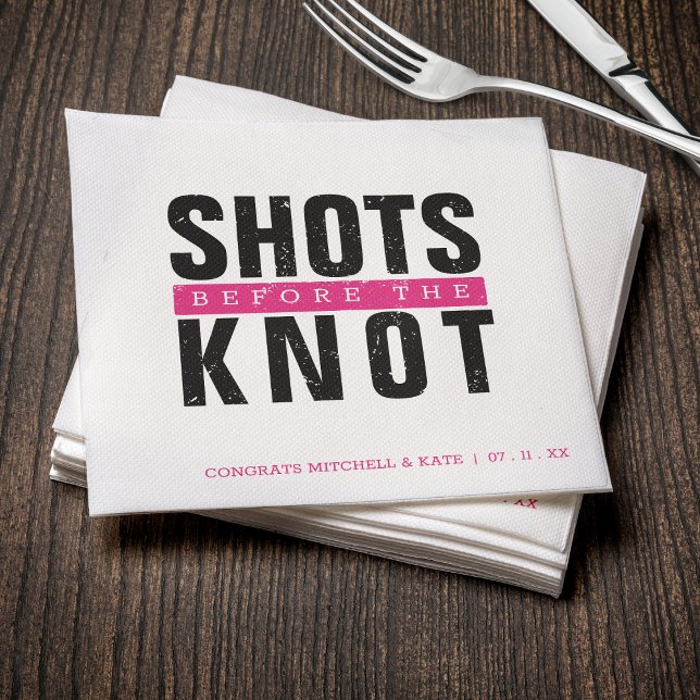 Stöter inför Knot Shock rosa Bachelorette Party Pappersservett (Shots Before the Knot Bachelorette Party Napkins
)