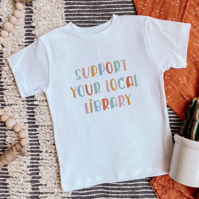 Stötta ditt lokala bibliotek t shirt (Skapare uppladdad)