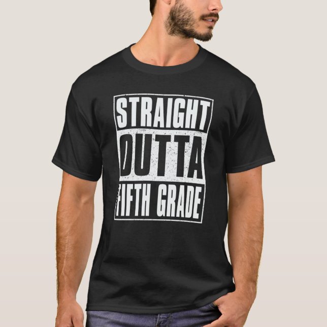 Straight Outta Fifth Grade Kids Girls Boys 5th Gra T Shirt (Framsida)