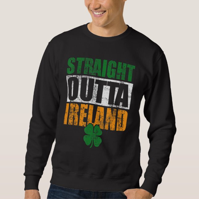 Straight Outta Ireland Retro St. Patrick's Day Gif Lång Ärmad Tröja (Framsida)