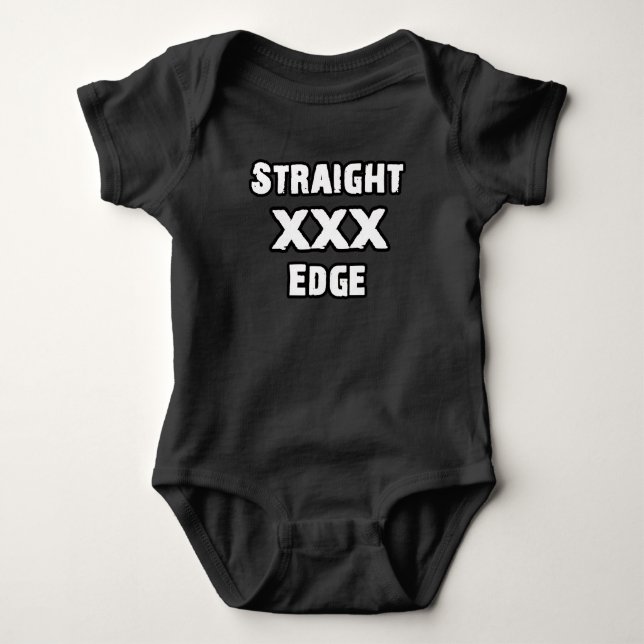 Straightedge Tee Shirt (Framsida)