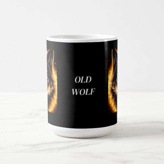 Strålande vargansikte upplyst av gyllene ljus kaffemugg (Center)