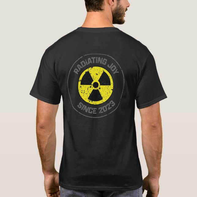 Strålningssymbol sedan 2023 Grunge T Shirt (Baksida)