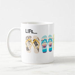 Strand Flip Flops Livet är bättre på stranden. Kaffemugg