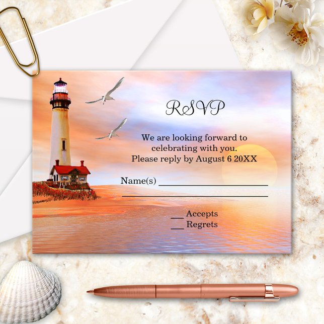 Strand Fyrtorn Bröllopsinbjudan med RSVP OSA Kort (Wedding RSVP invitation or enclosure card with a painting of a lighthouse at the beach)
