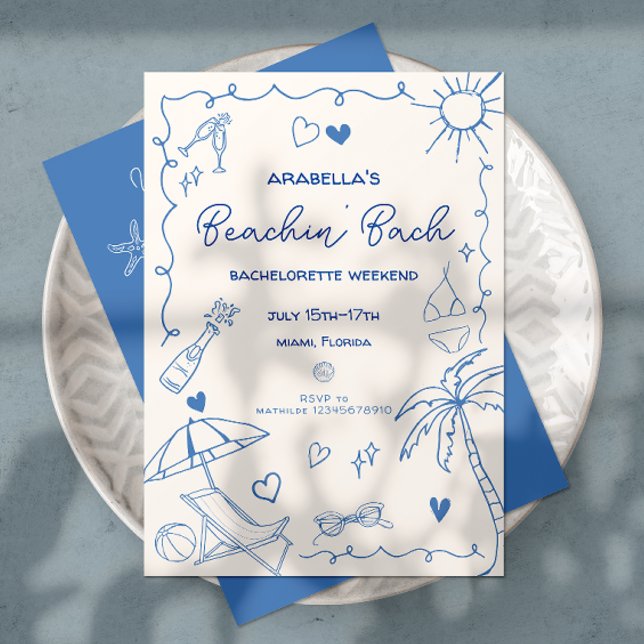 Strand Möhippa | Blå | Whimsisk Handritad  Inbjudningar (Beach Bachelorette invitation in blue and white with beach doodles, hand written font & itinerary.
)