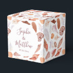 Strand Sniglar Vattenfärg Kust Chic Bröllop Presentaskar<br><div class="desc">Strand Sniglar Vattenfärg Kust Chic Bröllop presentlådor har ett vackert snigelmönster på vit bakgrund med dina personliga namn och datum på sidan. Perfekt för kust- och sommarbröllop. Anpassa genom att redigera texten i textrutorna. Designad för dig av Evco Studio. Se samordnade produkter på www.zazzle.com/store/evcostudio</div>