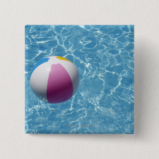 Strandboll i simbassäng knapp