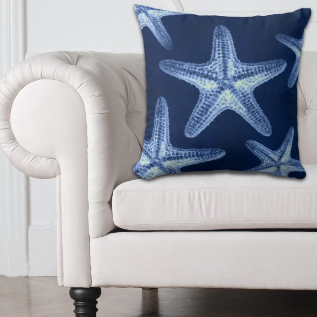 stranden vid kustnära chic, havsblåstjärtfenad hav kudde (coastal chic beach rustic nautical blue starfish throw pillow)