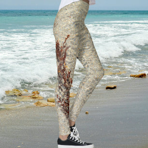 Strandig sand, vatten och sjögräs fotografisk leggings