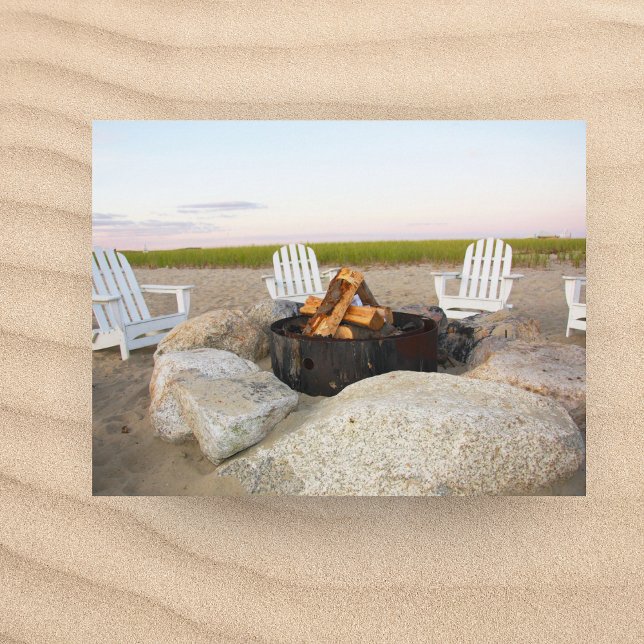 Strandlägereld vid skymning Cape Cod vykort (Skapare uppladdad)