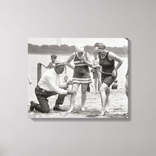 Strandpolisen, 1922. Vintage foto Canvastryck (Framsida)
