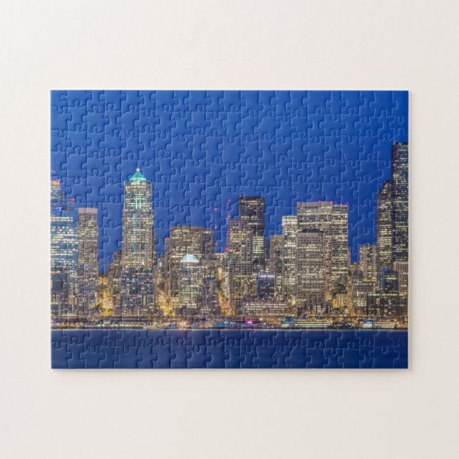 Strandpromenad och Downtown Skyline i skymningen Pussel (Horisontell)