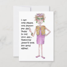 Sträng kvinna varnar andra för att hon är svår att