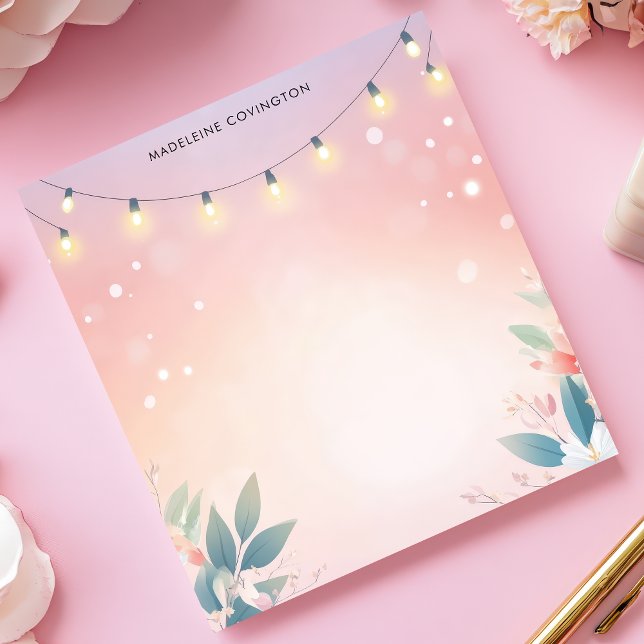 Sträng Ljus Blommigt Pastel Personlig Namn Anteckningsblock (Skapare uppladdad)