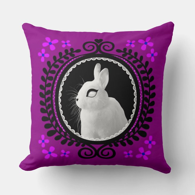 Strange White Bunny: Magenta, Black & Blue Kudde (Framsida)