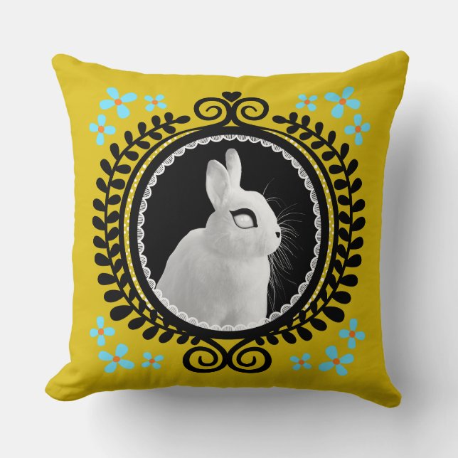 Strange White Bunny: Yellow, Black, & Light Blue  Kudde (Framsida)