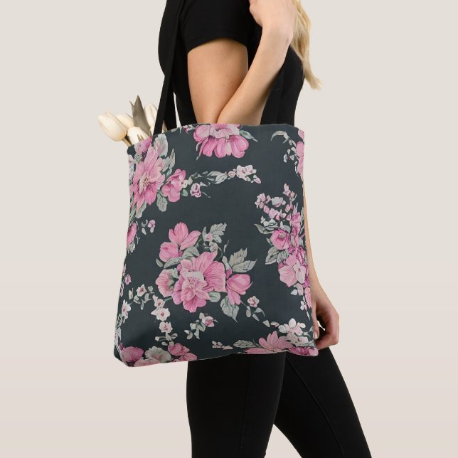 Stranger Blooms Tote Bag Tygkasse (Närbild)