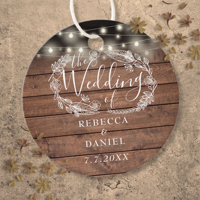 Strängljus Blommig Rustik Trä Bröllop Gåvor Etiketter (String Lights Floral Rustic Wood Wedding Favor Tags)